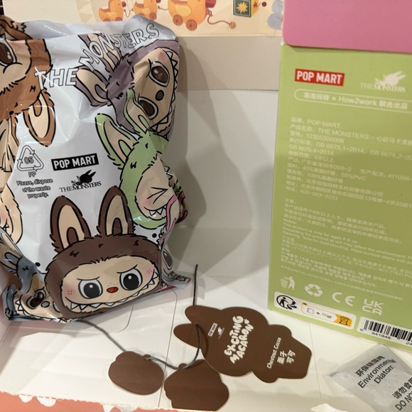 Secret Chestnut Macaron Labubu - Picture 3 of 8